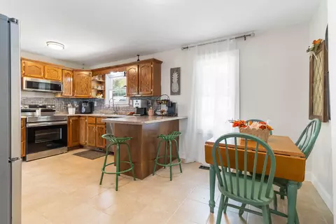 Kitchen - 445 Phillips St, Liberty, KY 42539 photo 3 of 4