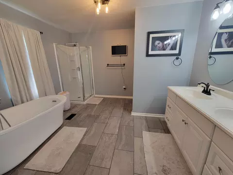 Bath - 518 Dare Dr, Mount Sterling, KY 40353 photo 1 of 6