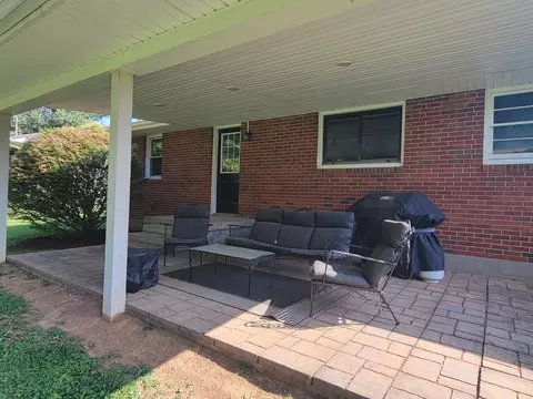Exterior - 518 Dare Dr, Mount Sterling, KY 40353 photo 5 of 8