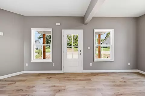 Living - 422 Main Ave, Georgetown, KY 40324 photo 2 of 2