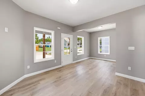 Living - 422 Main Ave, Georgetown, KY 40324 photo 1 of 2