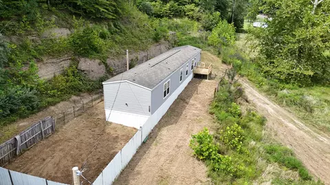 Exterior - 112 Mckenzie Branch Rd, Flatgap, KY 41219 photo 5 of 6