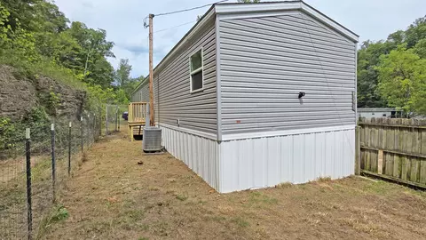 Exterior - 112 Mckenzie Branch Rd, Flatgap, KY 41219 photo 2 of 6
