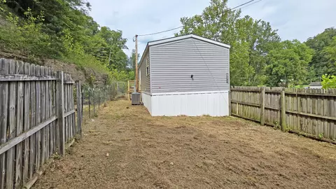 Exterior - 112 Mckenzie Branch Rd, Flatgap, KY 41219 photo 4 of 6