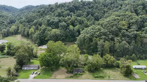 View/Area - 112 Mckenzie Branch Rd, Flatgap, KY 41219 photo 2 of 2