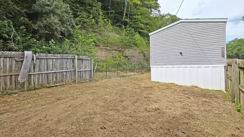 Exterior - 112 Mckenzie Branch Rd, Flatgap, KY 41219 photo 3 of 6