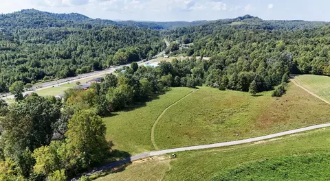 9999 Meadowstone Way, Corbin, KY 40701 photo 2