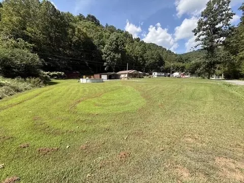 Exterior - 126 Feds Creek Dicks Frk, Fedscreek, KY 41524 photo 1 of 11