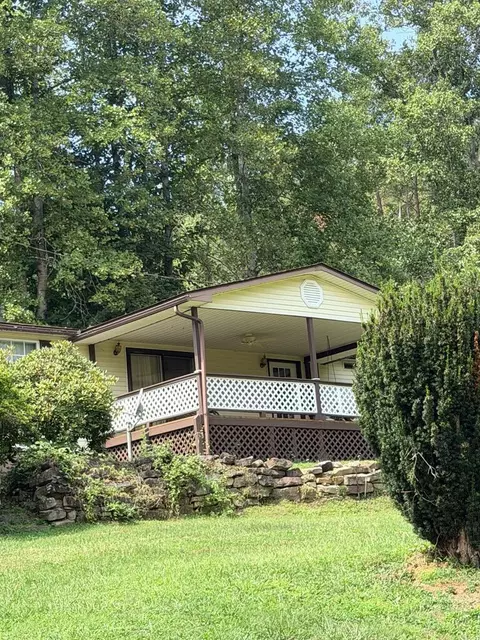 Exterior - 107 Ross Br, Flatgap, KY 41219 photo 2 of 8