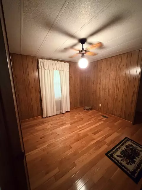 Bedroom - 107 Ross Br, Flatgap, KY 41219 photo 1 of 2