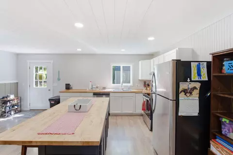 Kitchen - 556 Cedar Lk, Ewing, KY 41039 photo 4 of 5