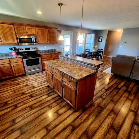 Kitchen - 1029 Eagle Point Dr, Berea, KY 40403 photo 1 of 6