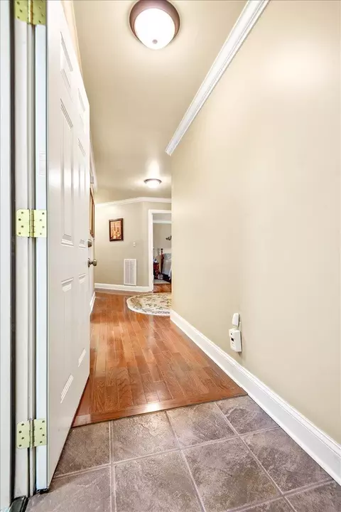 Entry Way - 91 Earl Angel Rd, Corbin, KY 40701 photo 4 of 5