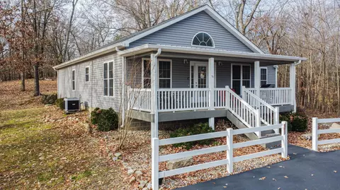 220 Little Lake Village Dr, Grand Rivers, KY 42045