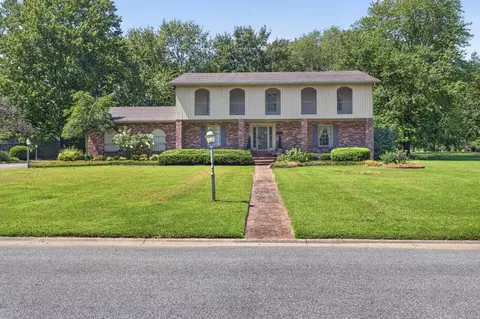Exterior - 1002 County Cork Dr, Murray, KY 42071 photo 10 of 15