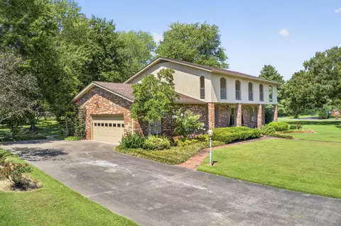 Exterior - 1002 County Cork Dr, Murray, KY 42071 photo 12 of 15