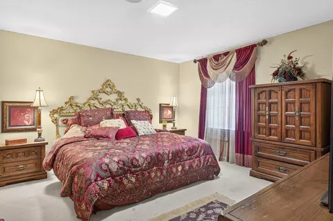 Bedroom - 1002 County Cork Dr, Murray, KY 42071 photo 5 of 9