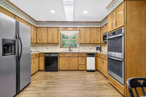 Kitchen - 1002 County Cork Dr, Murray, KY 42071 photo 3 of 3