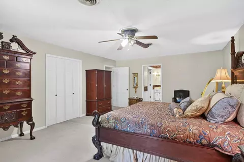 Bedroom - 1002 County Cork Dr, Murray, KY 42071 photo 4 of 9