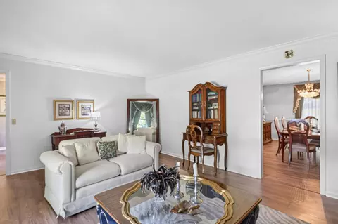 Living - 1002 County Cork Dr, Murray, KY 42071 photo 3 of 6