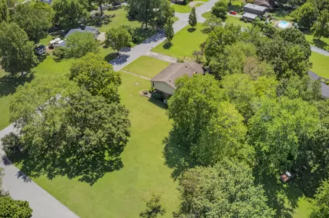 View/Area - 1002 County Cork Dr, Murray, KY 42071 photo 3 of 3