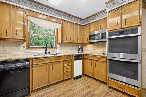 Kitchen - 1002 County Cork Dr, Murray, KY 42071 photo 2 of 3