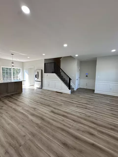 Living - 114 Fallow Cir, Georgetown, KY 40324 photo 2 of 4