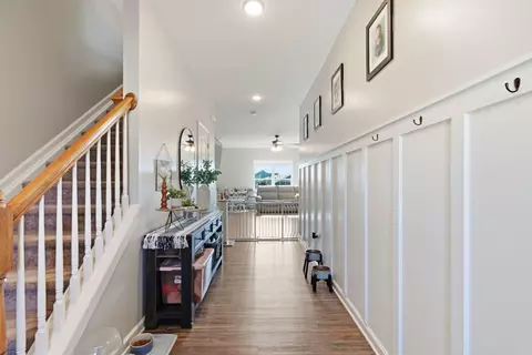 Entry Way - 208 Sinclair Ct, Georgetown, KY 40324 photo 3 of 6