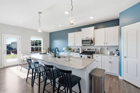 Kitchen - 208 Sinclair Ct, Georgetown, KY 40324 photo 1 of 5