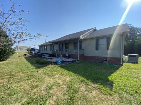 11 Victoria Dr, Cadiz, KY 42211