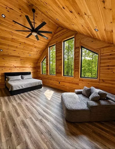 Bedroom - 94 Pine Forest Park Rd, Campton, KY 41301 photo 1 of 1