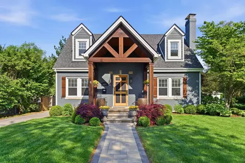 403 Chinoe Rd, Lexington, KY 40502