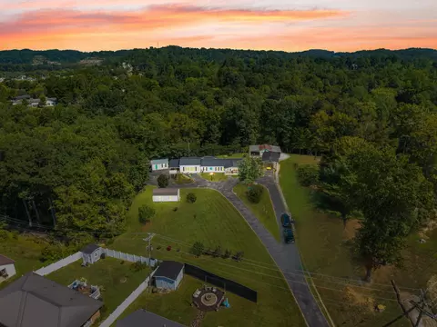 762 Dogwood Ln, West Liberty, KY 41472