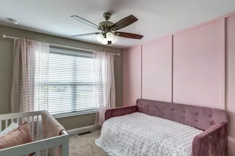 Bedroom - 549 Sapphire Dr, Berea, KY 40403 photo 3 of 4