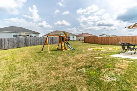 Exterior - 549 Sapphire Dr, Berea, KY 40403 photo 7 of 8