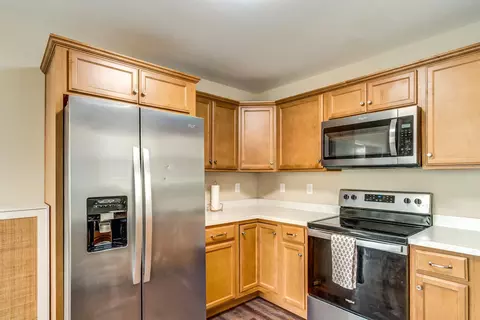 Kitchen - 549 Sapphire Dr, Berea, KY 40403 photo 3 of 4