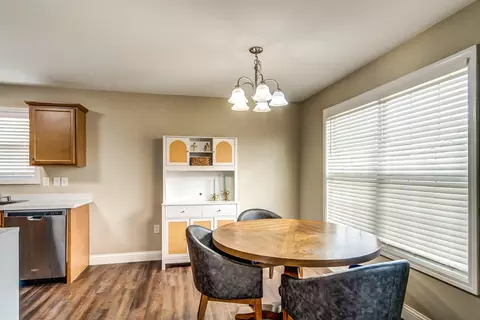 Dining - 549 Sapphire Dr, Berea, KY 40403 photo 2 of 3
