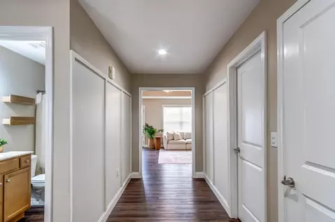 Entry Way - 549 Sapphire Dr, Berea, KY 40403 photo 3 of 3