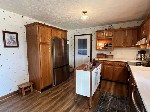 Kitchen - 761 Texas Loop Rd, Springfield, KY 40069 photo 3 of 3