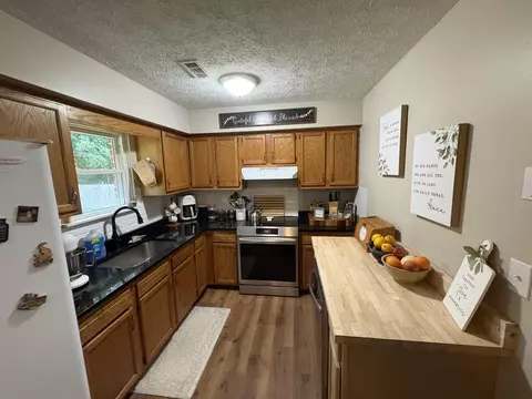 Kitchen - 1895 Caudill Rd, Stanton, KY 40380 photo 2 of 2