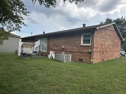 Exterior - 1304 1306 Diuguid Dr, Murray, KY 42071 photo 2 of 2