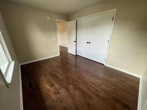 Bedroom - 1304 1306 Diuguid Dr, Murray, KY 42071 photo 3 of 3