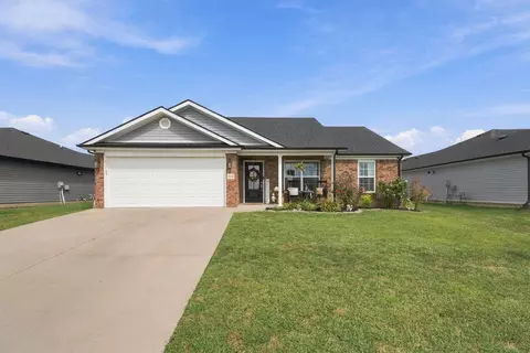 Exterior - 612 Boulder Ct, Berea, KY 40403 photo 3 of 12