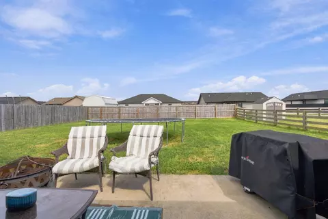 Exterior - 612 Boulder Ct, Berea, KY 40403 photo 8 of 12
