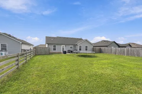 Exterior - 612 Boulder Ct, Berea, KY 40403 photo 10 of 12