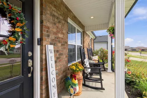 Exterior - 612 Boulder Ct, Berea, KY 40403 photo 7 of 12