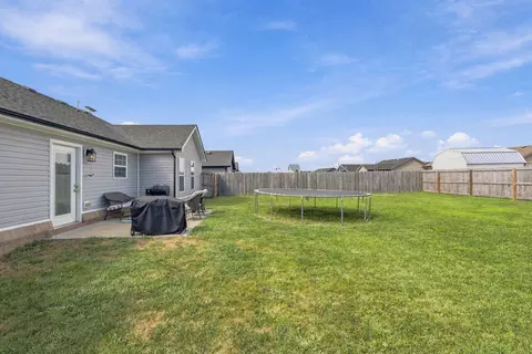 Exterior - 612 Boulder Ct, Berea, KY 40403 photo 9 of 12