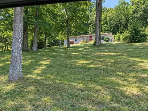 2001 Crocus Creek Rd, Burkesville, KY 42717