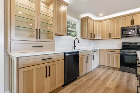 Kitchen - 409 N 18th St, Murray, KY 42071 photo 2 of 5