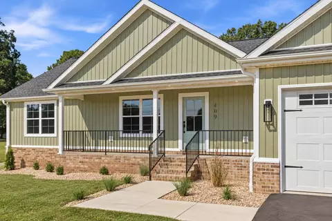 Exterior - 409 N 18th St, Murray, KY 42071 photo 3 of 5